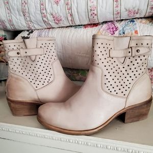 Diba boots women's size 10